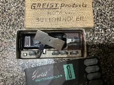Vintage Greist Buttonholer - Photo 2