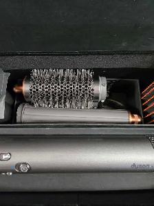 Dyson Airwrap With Accessories Like New - Photo 2
