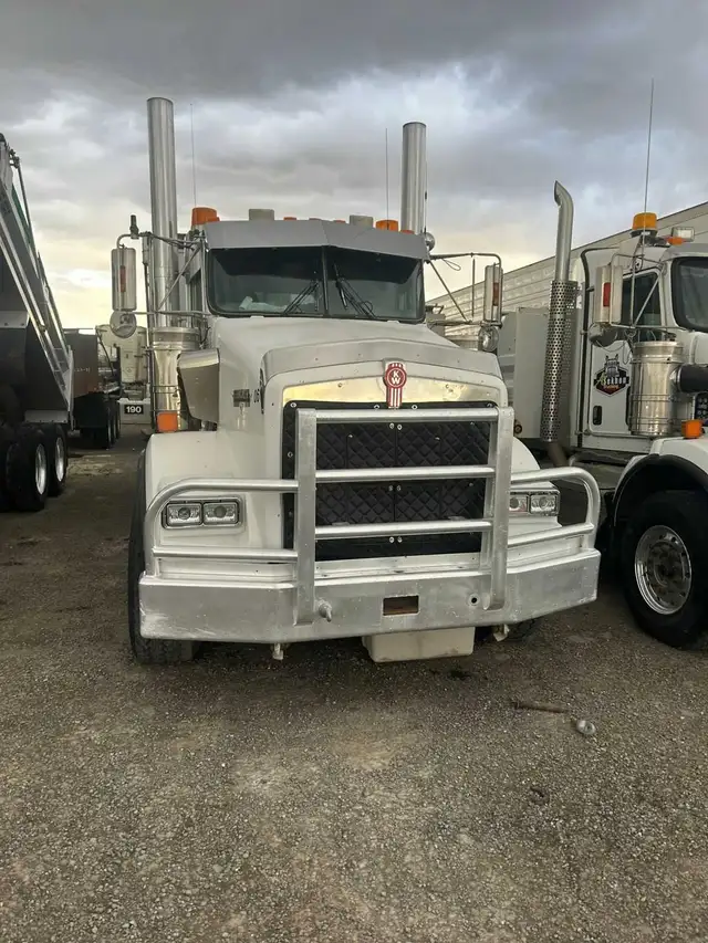 LOOKING FOR CLASS 1 DUMP TRUCK DRIVER