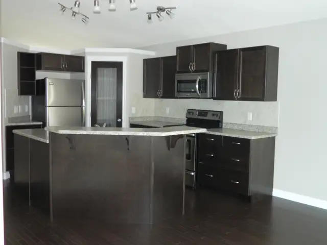 SHERWOOD PARK SUITE FOR RENT (AVAIL. AUGUST 15, 2026)