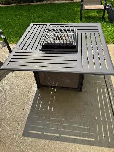 Barbecue Table - Photo 3