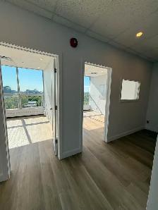 2 MOIS GRATUITS / 2 MONTHS FREE – Bureau Rénové – 1581 pi² Métro - Photo 19