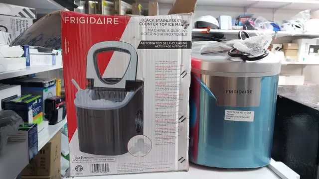 Frigidaire Countertop Ice Maker | Canada Day Offer