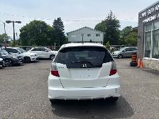 2014 Honda Fit LX • Accident Free Hatchback Bluetooth - Photo 6