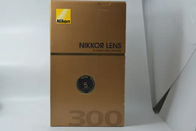 AF-S Nikkor 300mm F4 D IF-ED ID 3065