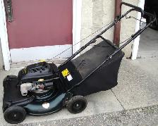YARDWORKS REAR BAG SELF PROPELLED GAS LAWNMOWER