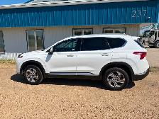 2022 Hyundai Santa Fee AWD, ONLY 88,KM