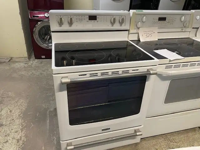 Cuisinière blanche vitrocéramique convection Maytag