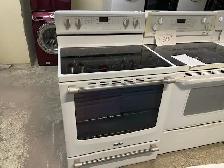 Cuisinière blanche vitrocéramique convection Maytag