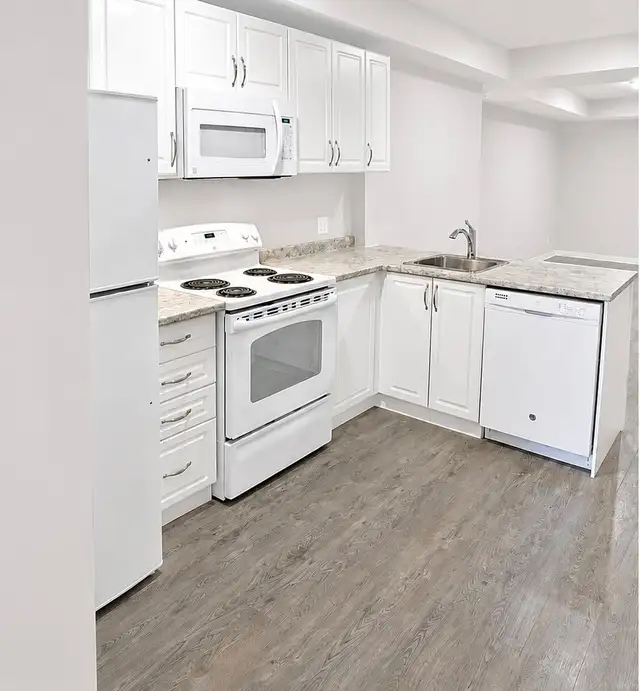 Bright 2-Bedroom Suite in Kingston's West End – Available July 1