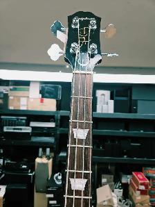 Bass électrique avec case rigide - Photo 2