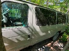Ford E-350 2010 - Photo 3