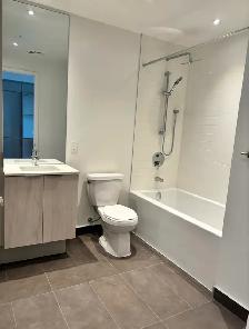 Brand New 2 Bedroom Apartment Square One (48th floor) - Photo 7
