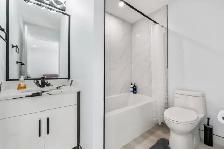 Luxury furnished 2 Bed / 2 Bath Garage Suite for rent near SAIT - Photo 10
