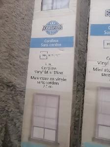 White blinds have two - Photo 5