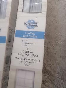 White blinds have two - Photo 6