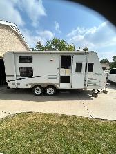 2003 Trail Cruiser 21 ft RBH Tandem Axel Camper Trailer