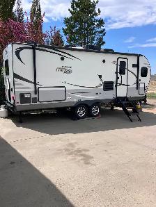 ROCKWOOD 2020 26’ Travel Trailer