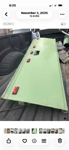 1985 green Chevy tailgate - Photo 2