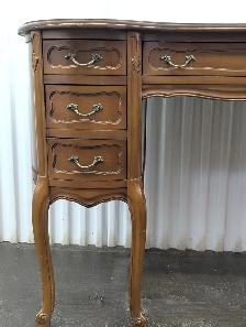 Beautiful Vintage French Vanity Desk - Free delivery - Photo 8