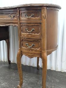 Beautiful Vintage French Vanity Desk - Free delivery - Photo 9