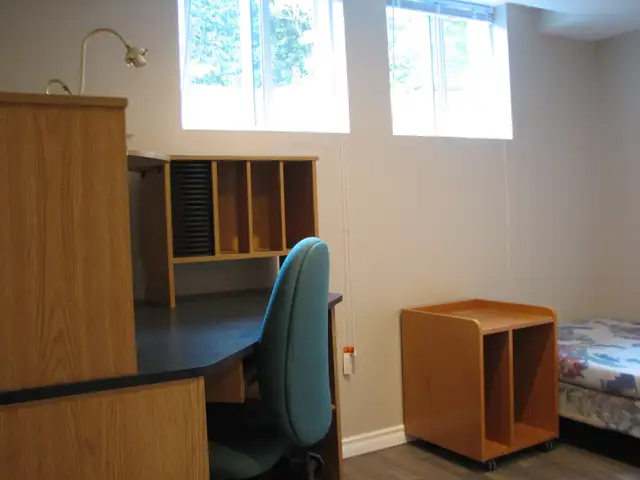Renovated Basement Room with AC, Private Entrance