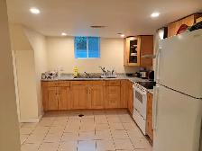 Renovated Basement Room with AC, Private Entrance - Photo 5