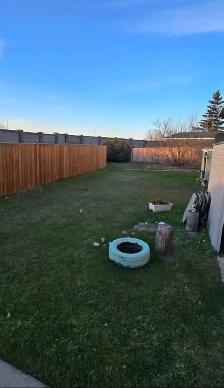 2 Bedroom Duplex Huge Corner Lot - Photo 5