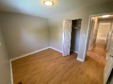 Beautiful 3 Bedroom Main Floor Apartment Welland - Photo 14