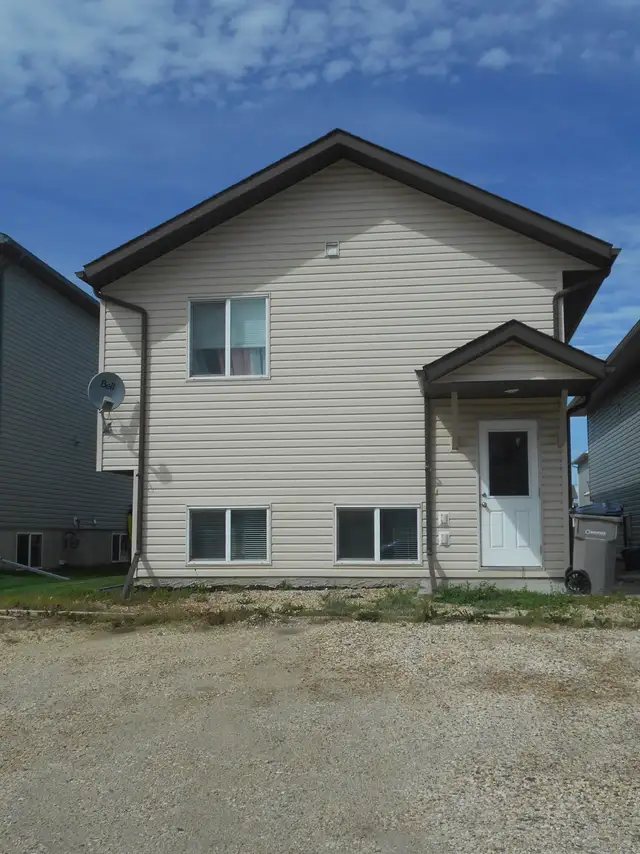 #1744- 2 Bedroom Lower Level in Westpointe $1400  Water Included