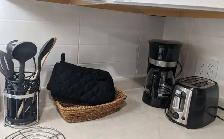 PRIVATE FURNISHED APARTMENT | PARKING   ALL UTILITIES INCLUDED - Photo 11