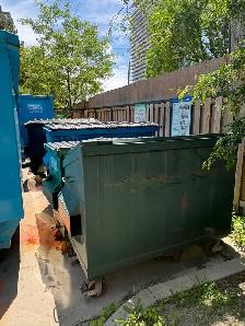 Bulk Lot: 20–25 Commercial Garbage & Recycling Bins - Photo 10