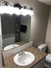 Spacious Apartment Available! - Photo 7