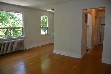 $1,700/ 1 Bdrm - Broadview & O'Connor - Photo 2