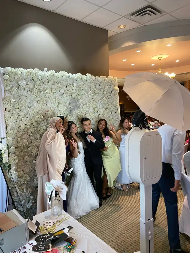 PHOTOBOOTH RENTAL UNLIMITED PRINTS GTA | 647-657-5650