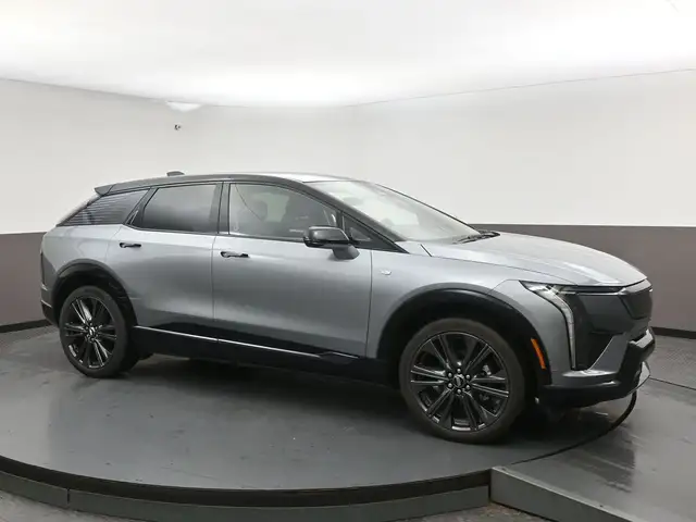 2025 Cadillac OPTIQ SPORT Panoramic Sunroof, Sport Styling, Goog
