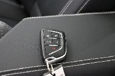2025 Cadillac OPTIQ SPORT Panoramic Sunroof, Sport Styling, Goog - Photo 5