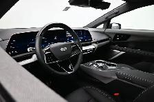 2025 Cadillac OPTIQ SPORT Panoramic Sunroof, Sport Styling, Goog - Photo 15
