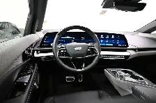 2025 Cadillac OPTIQ SPORT Panoramic Sunroof, Sport Styling, Goog - Photo 19