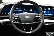 2025 Cadillac OPTIQ SPORT Panoramic Sunroof, Sport Styling, Goog - Photo 20