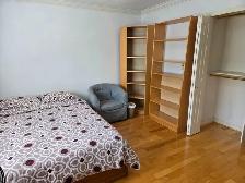 Furnished Big pvt room in Kerrisdale(25Min bus to Dwntwn/UCW/UBC - Photo 3
