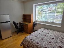 Furnished Big pvt room in Kerrisdale(25Min bus to Dwntwn/UCW/UBC - Photo 5