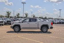 2026 GMC Sierra 1500 AT4X - Photo 5