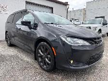 2018 Chrysler Pacifica Touring Plus - Photo 2