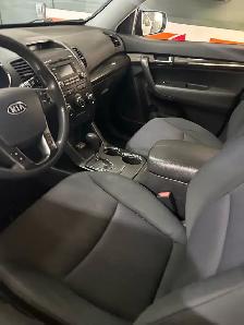 2011 Kia Sorento Awd 380,000Kms $1300Firm - Photo 2