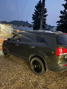 2011 Kia Sorento Awd 380,000Kms $1300Firm - Photo 3