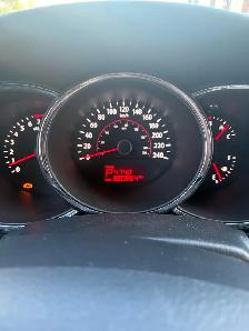 2011 Kia Sorento Awd 380,000Kms $1300Firm - Photo 4