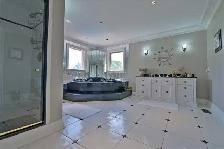 Caledon 5 2 bedrooms,lots parking,pool,ravine - Photo 7
