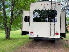 Keystone Montana 5th Wheel - Photo 4