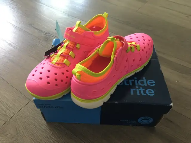 Girls sandal size 2, brand new in box